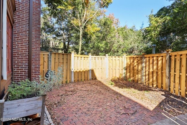 Building Photo - 2160 Forbes St