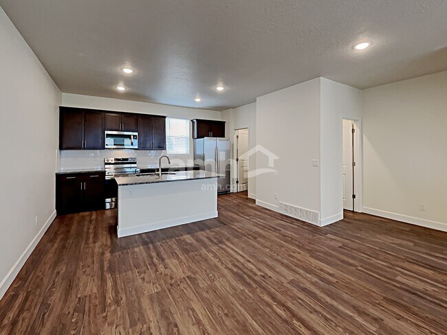 Building Photo - 6088 S Jordan Pkwy W