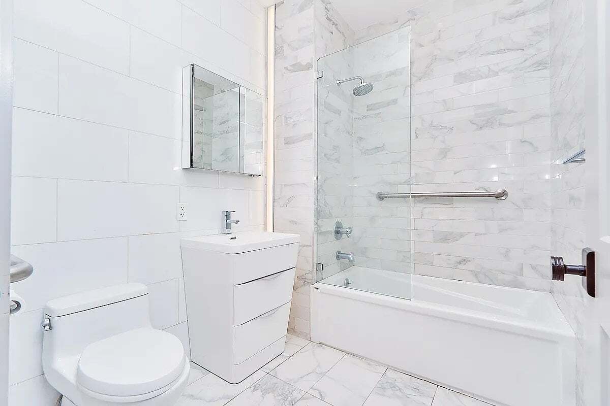 Building Photo - 56 Frost St