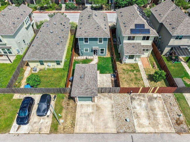 Building Photo - 4520 Graceful Ln