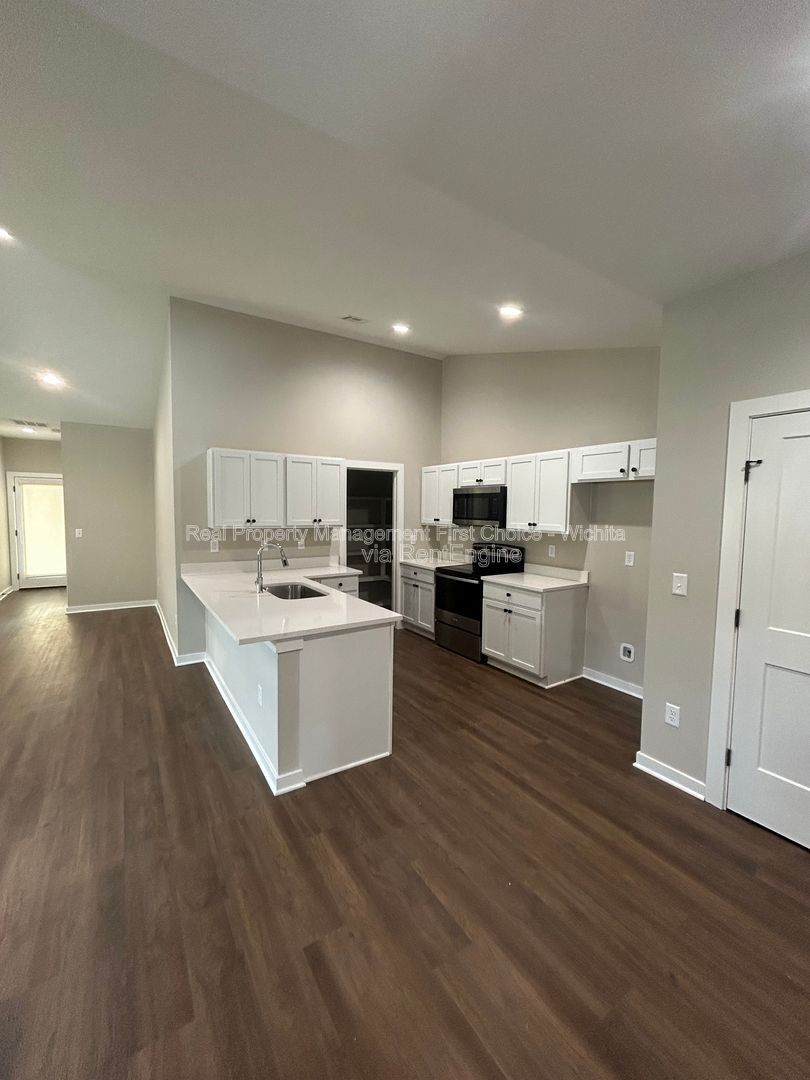 Building Photo - 1965 Cody