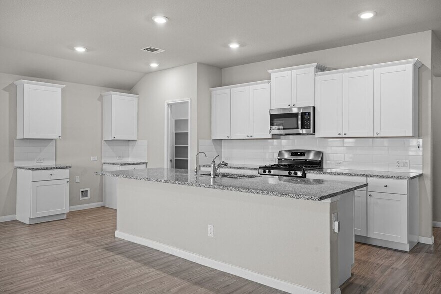 Building Photo - 1047 Raceland Rd