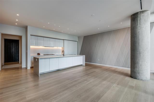 Building Photo - 1747 Leonard St