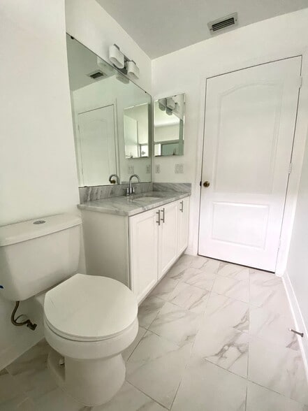 Building Photo - 2840 Runyon Cir