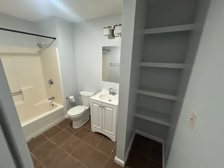 Building Photo - 285 Essex St