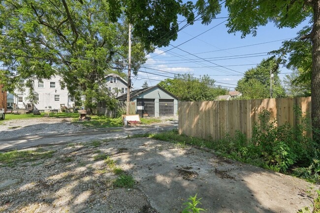 Building Photo - 41-43 N Huron Ave