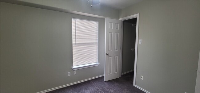 Building Photo - 14426 Mooreview Ln