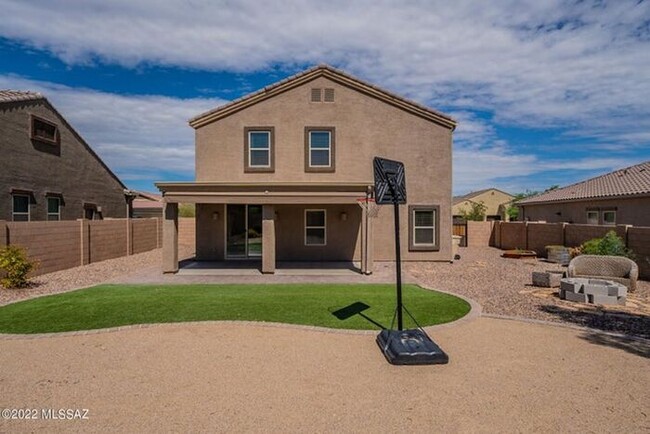 Building Photo - Spacious & Stylish Living in Saguaro Bloom...