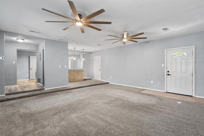 Building Photo - 5501 Spring Meadow Rd