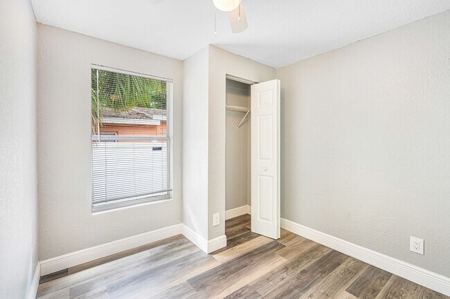 Building Photo - Charming 3-Bedroom Home with Renovated Int...