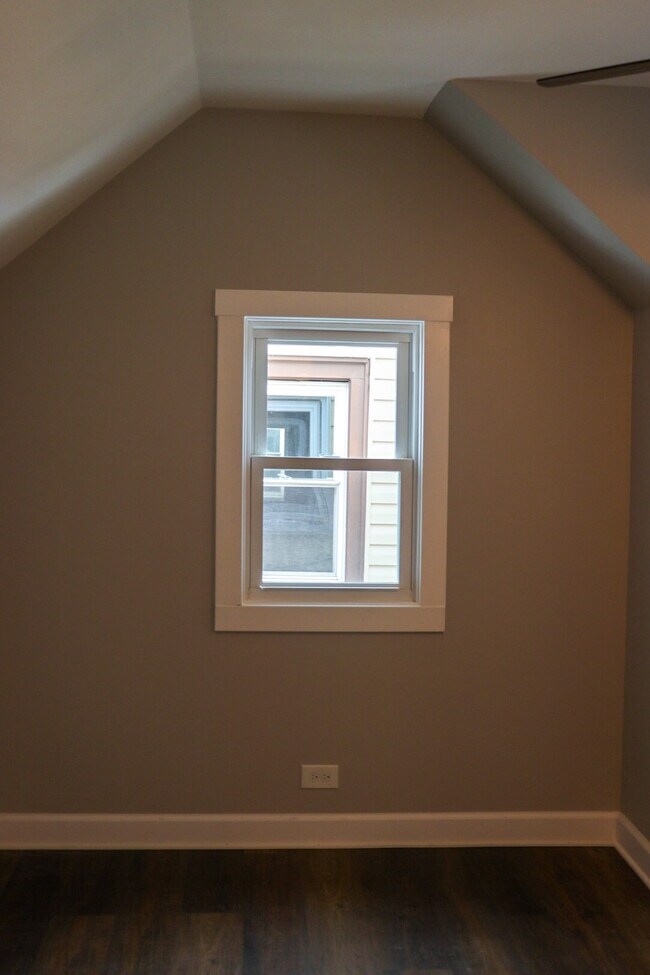 Building Photo - 12237 S May St