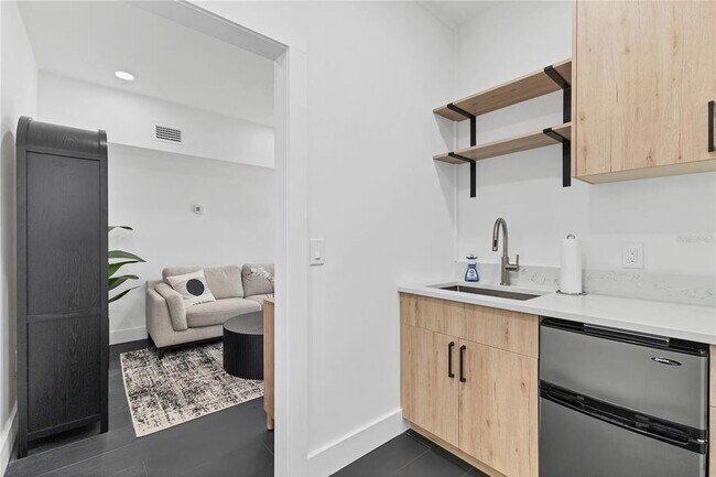 Building Photo - 35 Aegean Ave