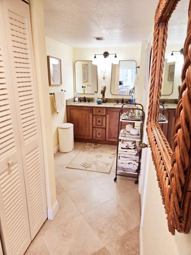 Building Photo - 2400 S Ocean Dr