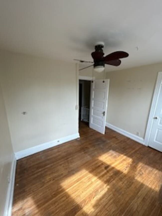 Building Photo - 3 Bed 1 Bath
