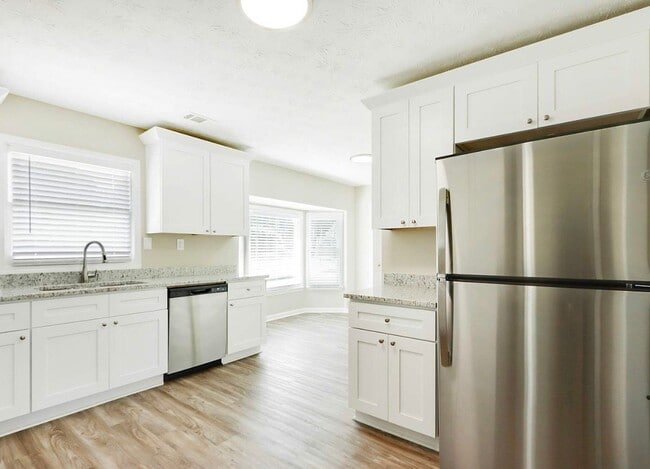 Building Photo - 65 Salem Meadow Dr