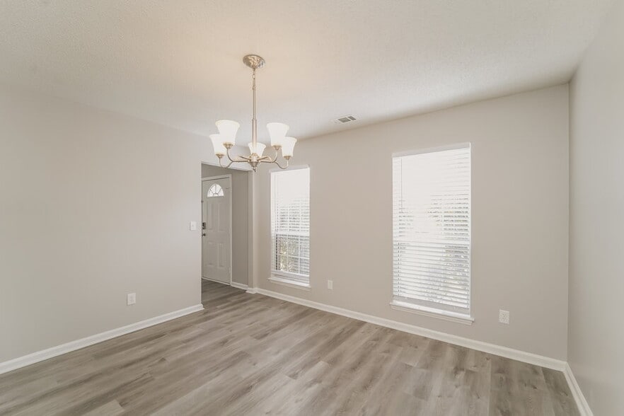 Building Photo - 8700 Appaloosa Way Ln