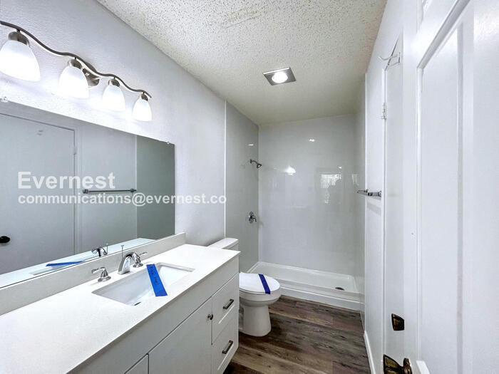 Building Photo - 10207 Raven Field Dr