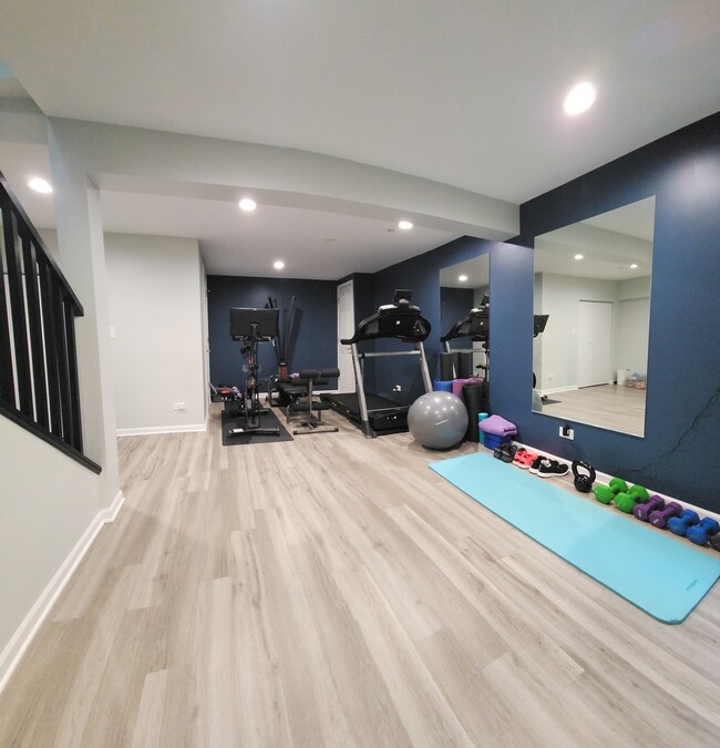 Building Photo - 2724 Spenser Ct