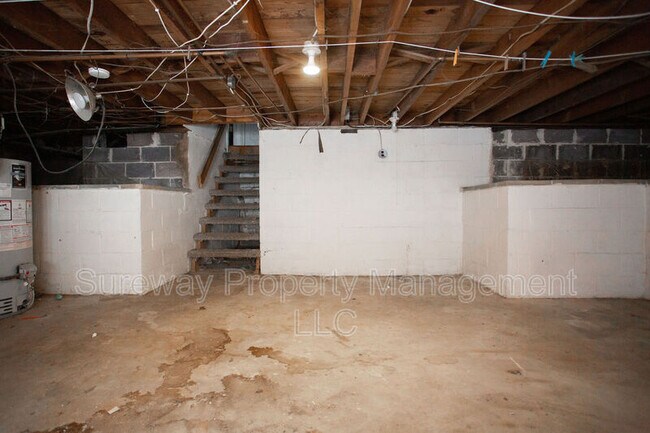 Building Photo - 19 Estate Rd