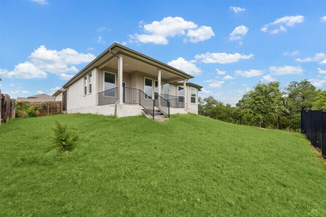 Building Photo - Your Ideal Home Awaits: Spacious 3/2 Bedro...