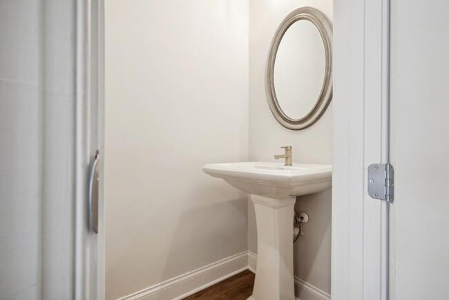 Building Photo - 704 Stickley Oak Way