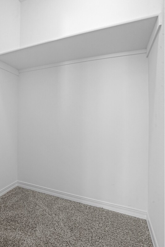 Building Photo - 612 Cedarwood Ave