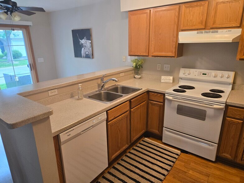 Building Photo - 13834 Flay Ave N