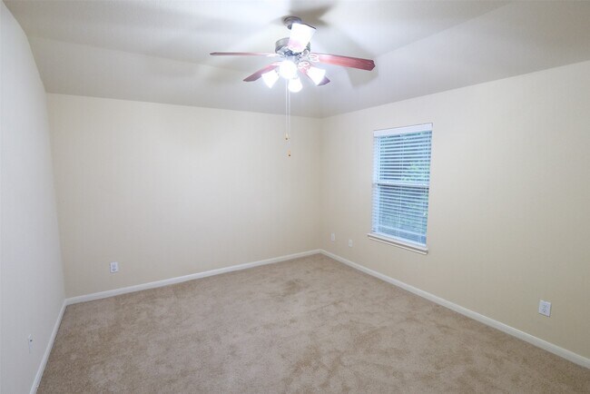 Building Photo - 26427 Longview Creek Dr