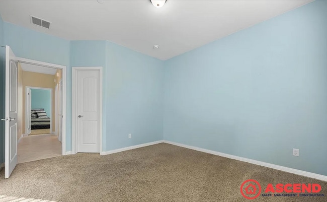 Building Photo - 5 Bedroom | 3 Bathroom House — Bakersfield (93314)