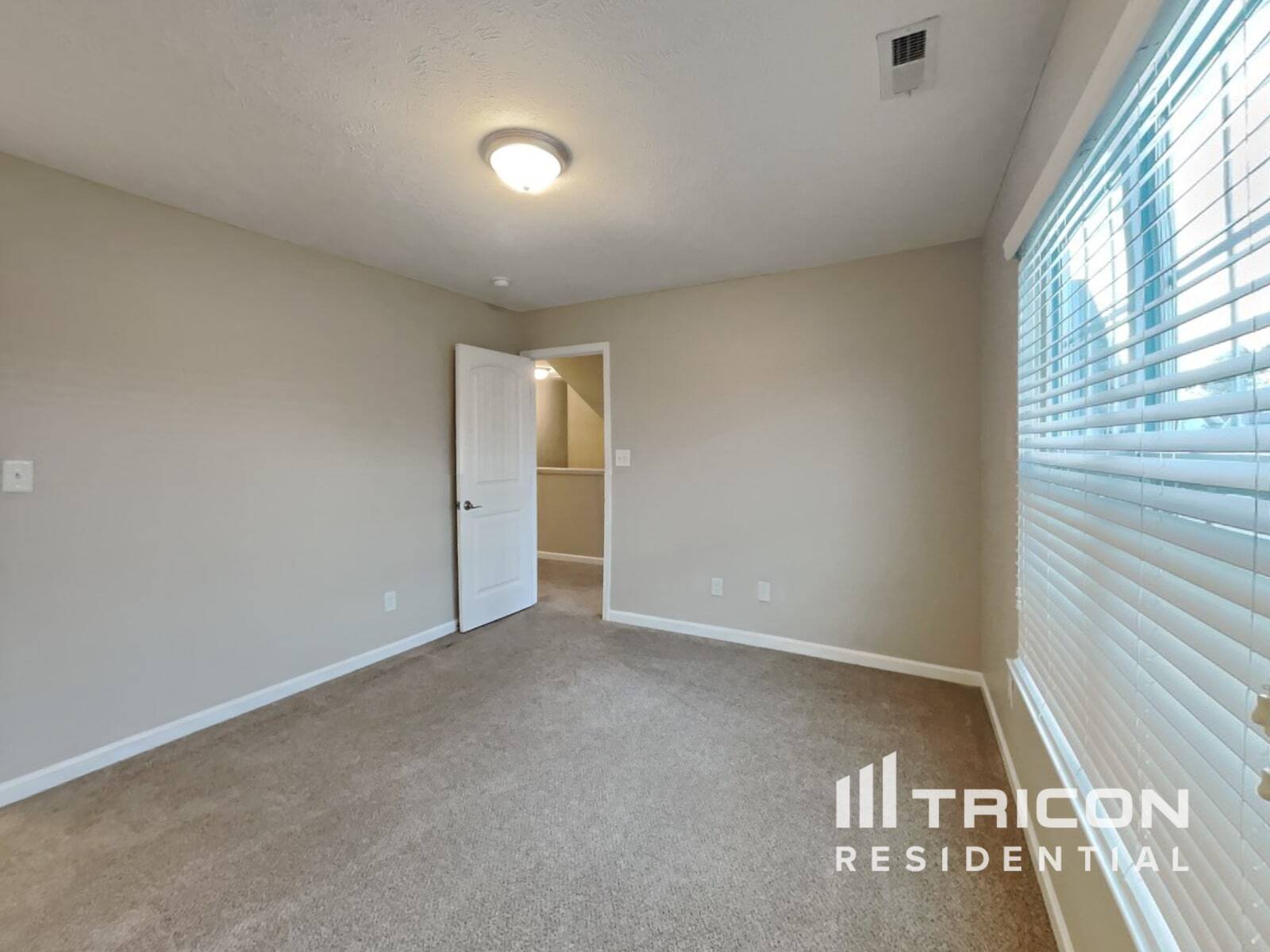 Building Photo - 15 Mossburg Ct