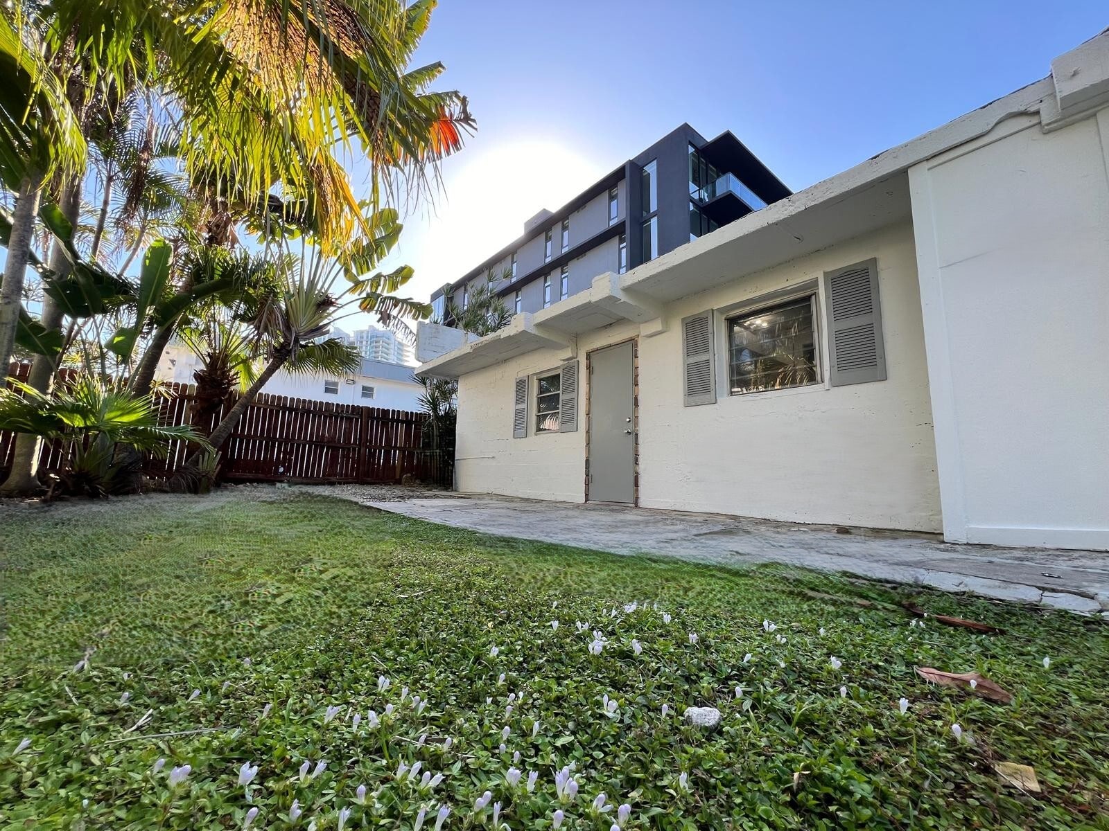 Building Photo - 3149 Center St