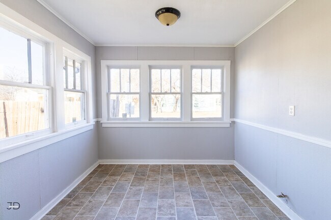 Building Photo - 2100 Garfield St