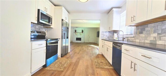 Building Photo - 2826 Whippoorwill Cir NW