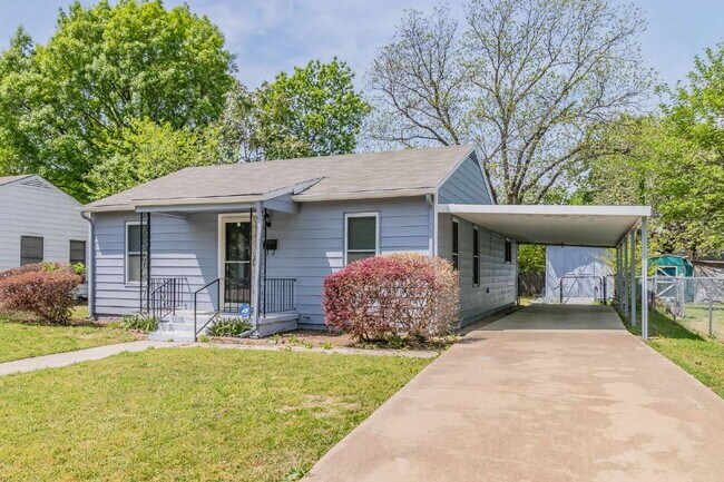 Building Photo - Beautiful home in a great location
