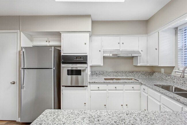 Building Photo - 7551 Brentcove Cir