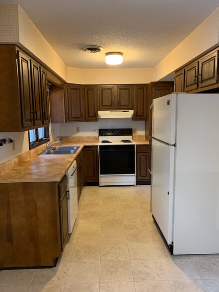 Building Photo - 1235 Thiher Dr