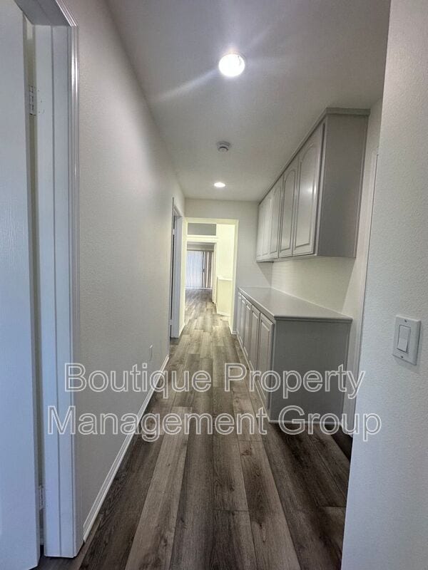 Building Photo - 34 Lakefront