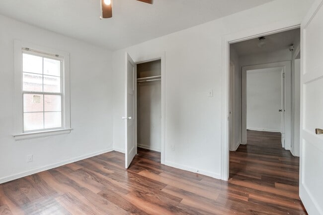 Building Photo - Remodeled three bed/one bath home in the heart of Carverdale