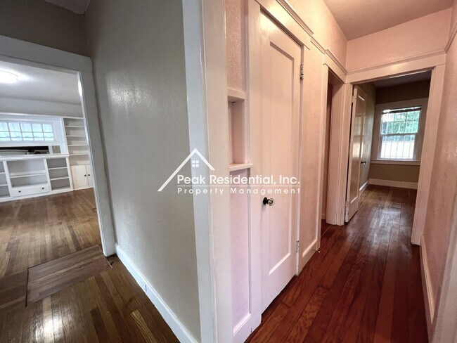 Building Photo - 2974 32nd St