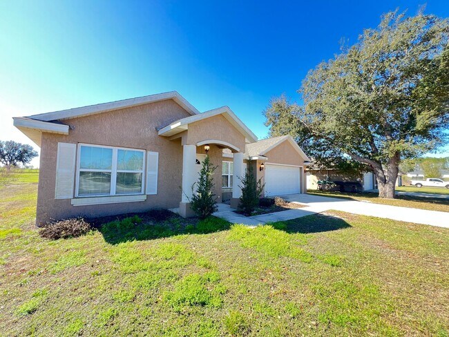 Building Photo - Beautiful 3 BD/2BA Home in Beautiful Ocklawaha!!!