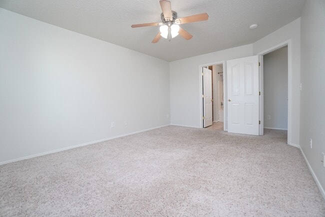 Building Photo - 16274 Silver Creek Ave