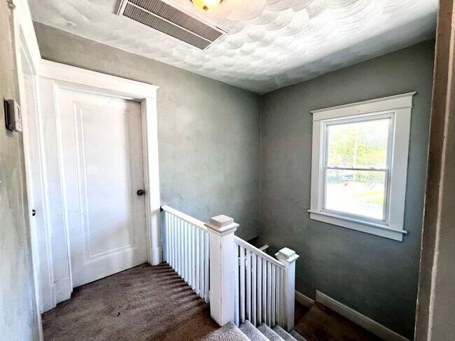 Building Photo - Historical 1920's home in the heart of Norfolk