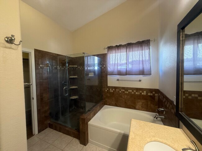 Building Photo - 8984 N Clover Way
