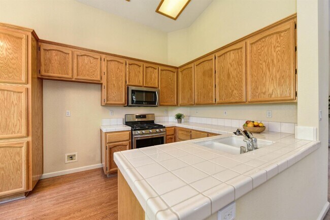 Building Photo - 1433 Taupin Ct