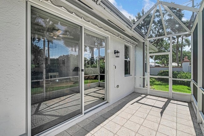 Building Photo - 9543 Crescent View Dr N