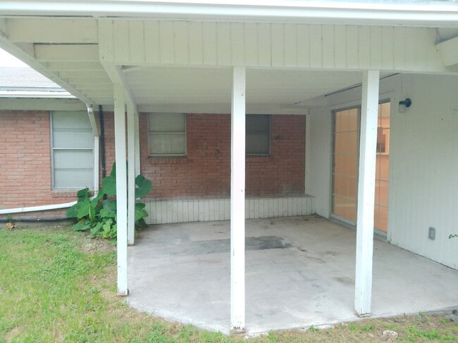 Building Photo - 109 Sutherland Dr