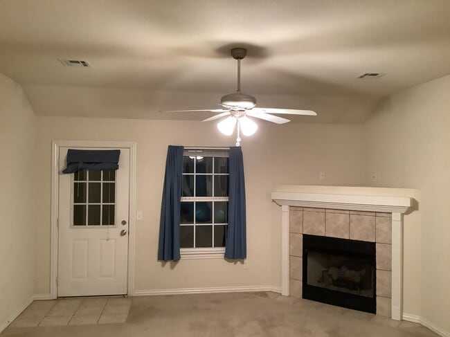 Living room - 431 Firewood Dr