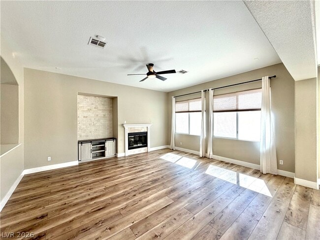 Building Photo - 7919 Quiet Canyon St