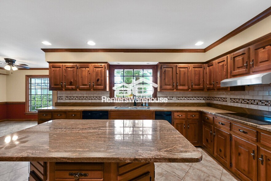 Building Photo - 936 Stockbridge Dr