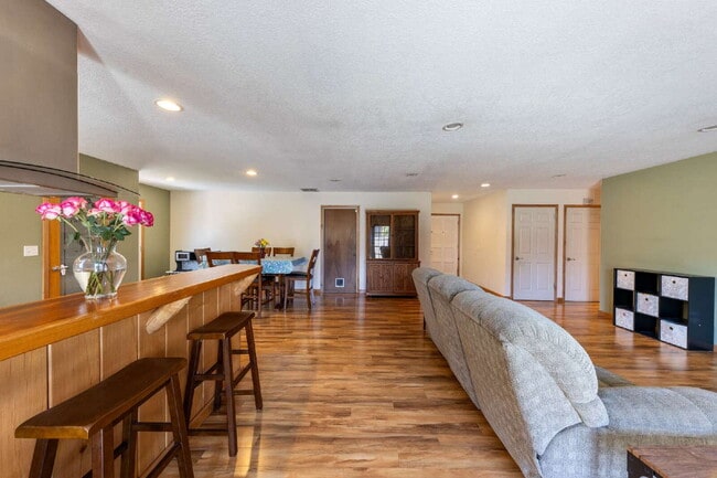 Building Photo - Charming 3-Bedroom Home with 2 Full Baths ...